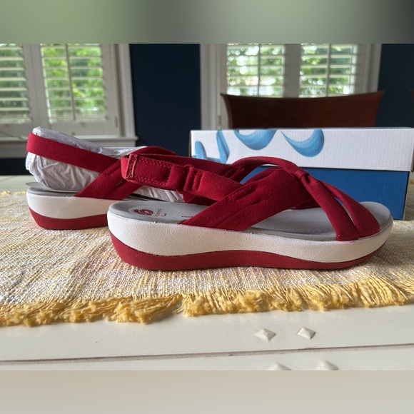 Cloudsteppers by Clarks Jersey Sport Sandals, red, size 9.5 wide, new in box - Picture 2 of 4